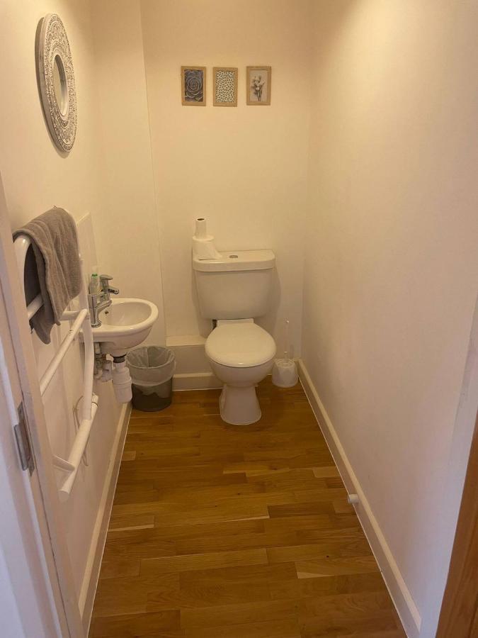 House 6 Goldcroft - Walk To Beach & Village, Pet-Friendly & Hottub Porthtowan Kültér fotó