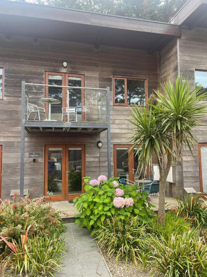 House 6 Goldcroft - Walk To Beach & Village, Pet-Friendly & Hottub Porthtowan Kültér fotó